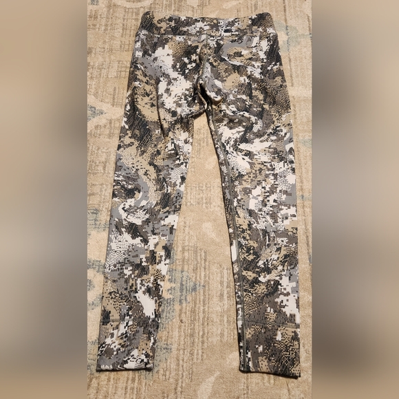 Sitka Womens Heavyweight Leggings. Size L. Gray/Tan Camo. EUC - Picture 2 of 8
